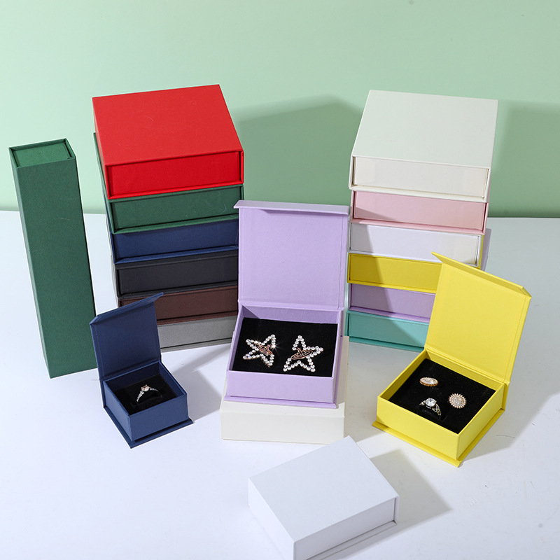 Versatile Magnetic Flip-Top Jewelry Box 展示图 4