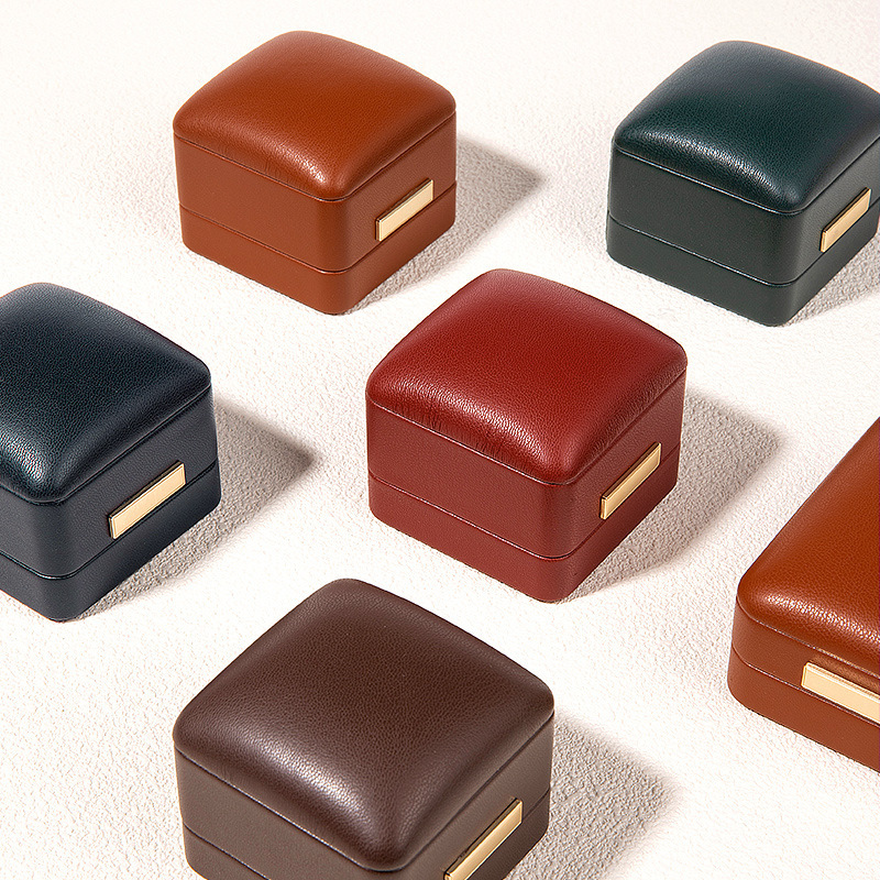 Premium PU leather rounded flip-top jewelry box detail 3