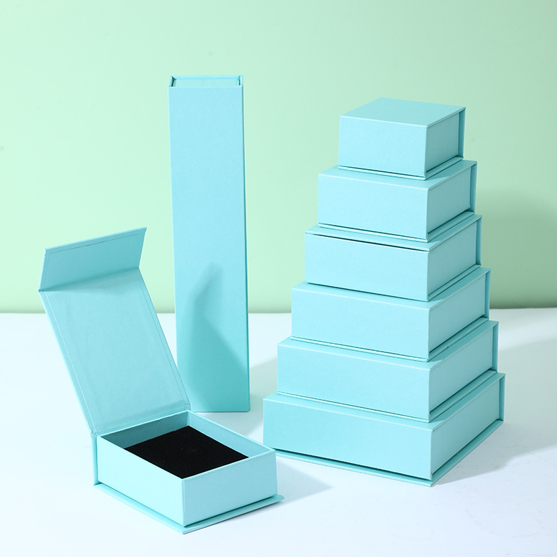 Versatile Magnetic Flip-Top Jewelry Box 展示图 6