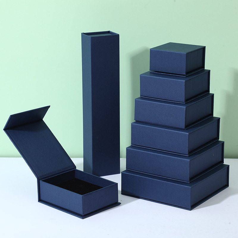 Versatile Magnetic Flip-Top Jewelry Box 展示图 9