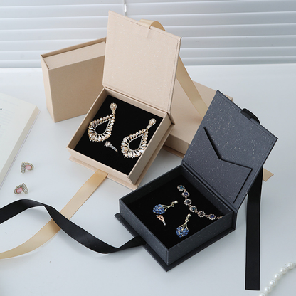 Magnetic Flip-Top Multi-Purpose Jewelry Box 展示图 4