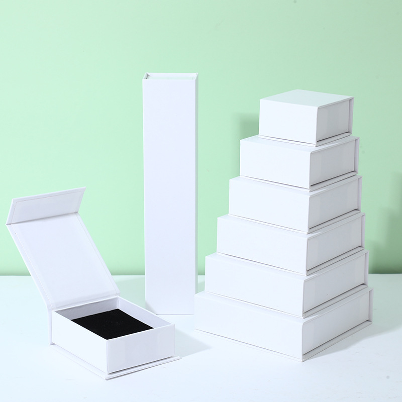Versatile Magnetic Flip-Top Jewelry Box 展示图 11