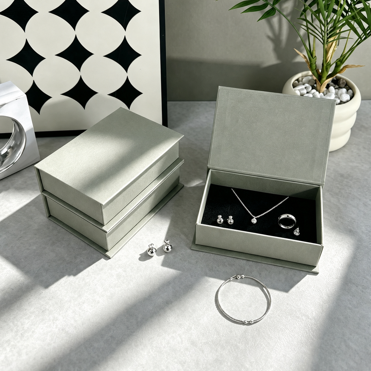 Magnetic Flip-Top Multi-Purpose Jewelry Box 展示图 10