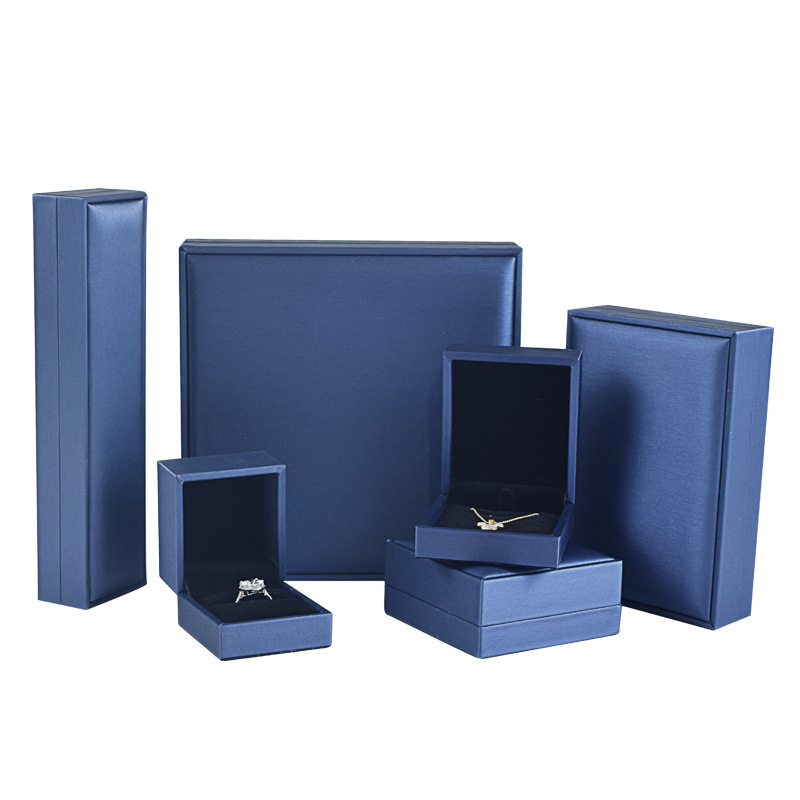 Brushed PU Leather Luxury Flip-Top Jewelry Box detail 7